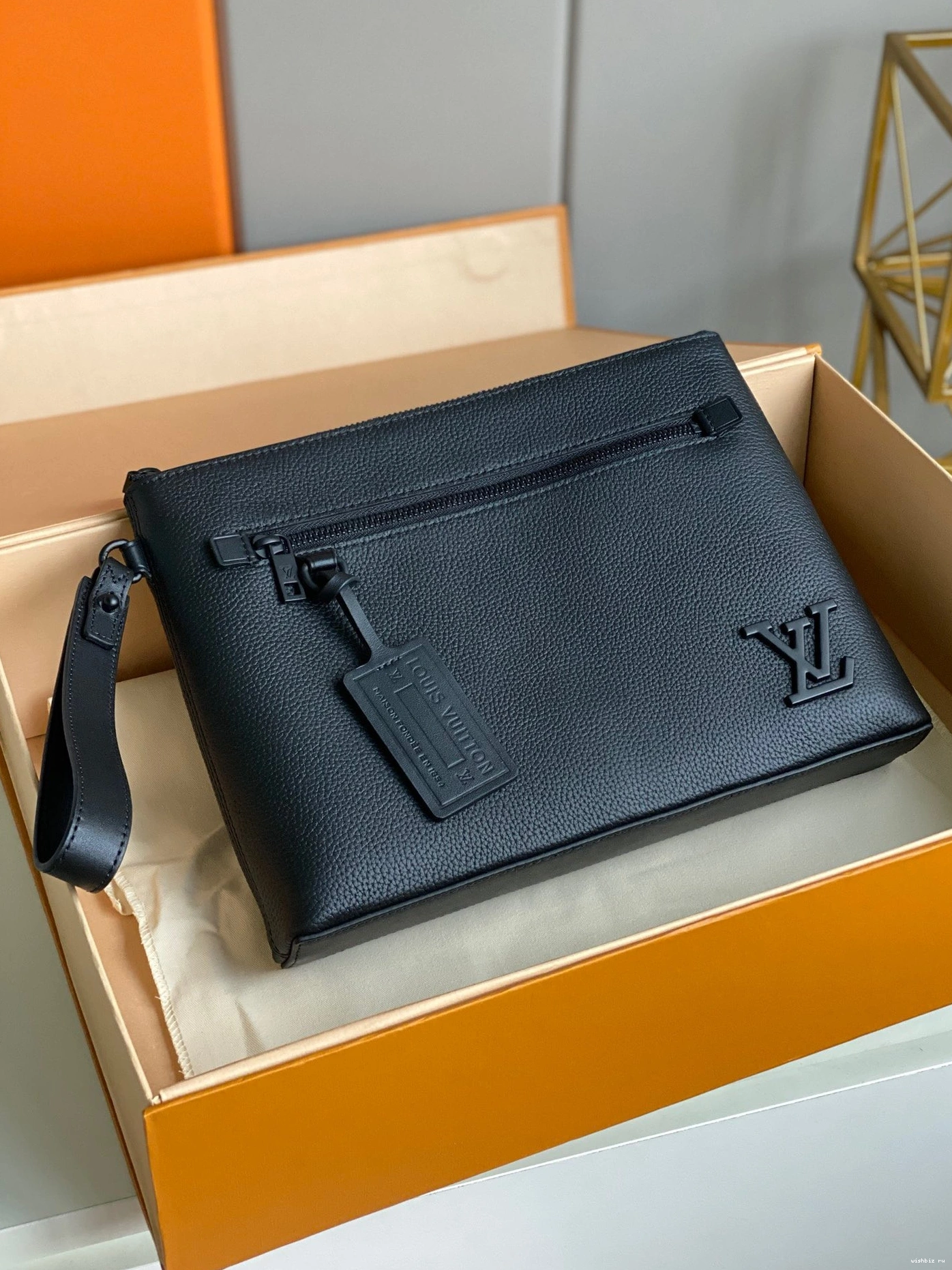 WIS LOUIS VUITTON IPAD POUCH 0901